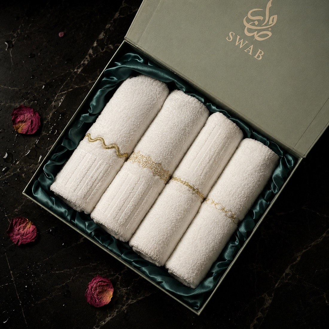 Pack 4 serviettes blanches brodées dorées